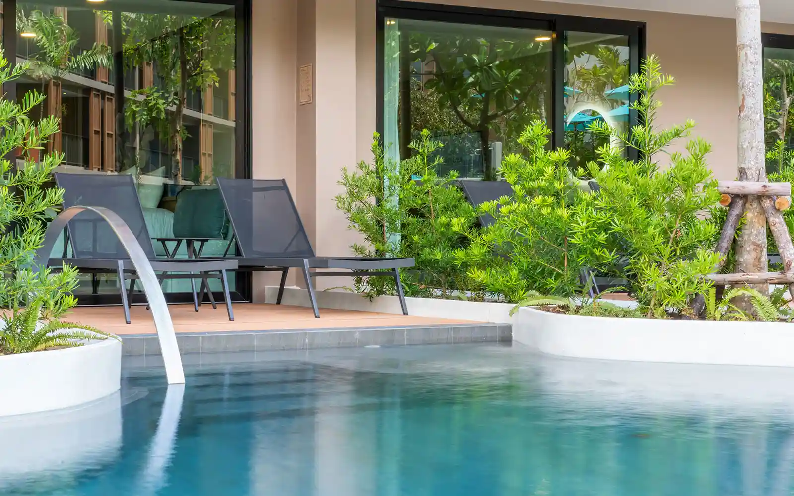 Flora Pool Access