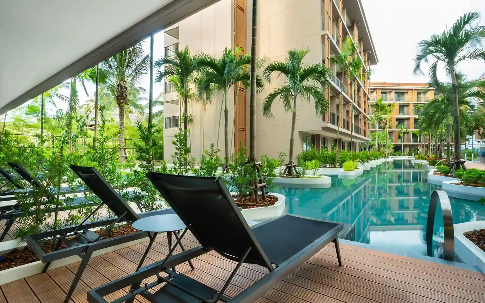 Flora Pool Access